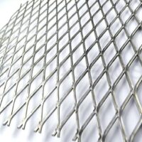 Metal desplegado en rollo 4' x 1/2" c-18 x pie